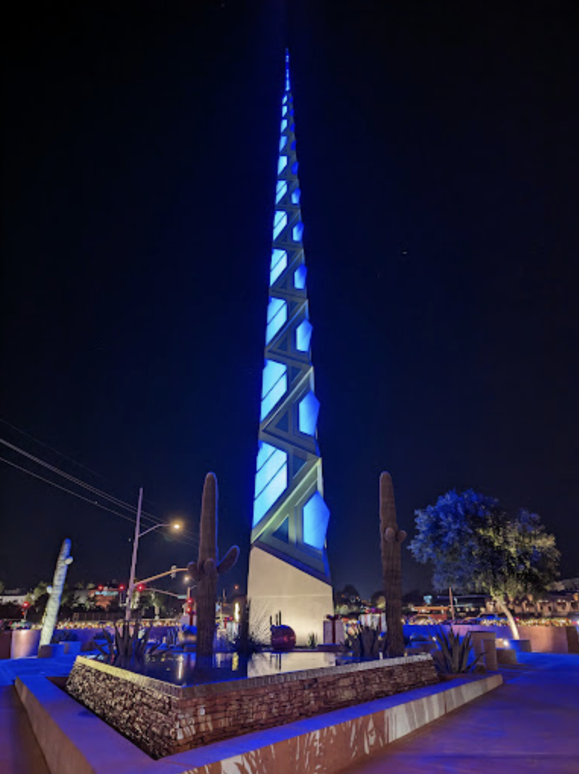 インカローズ六角柱♡タワー♡ポイントNo.1560 Arizona Landmark: The Frank Lloyd Wright Spire In Scottsdale